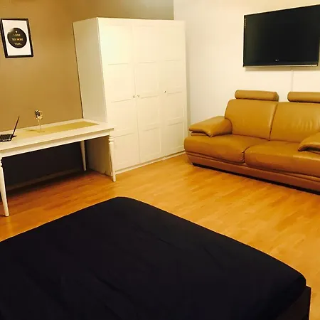 Apollo Apartment *